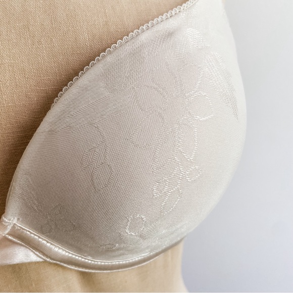 Lily of France Push-Up Bra - Picture 3 of 7